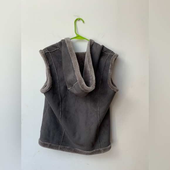 Tally Ho Suede Vest - Picture 5 of 7